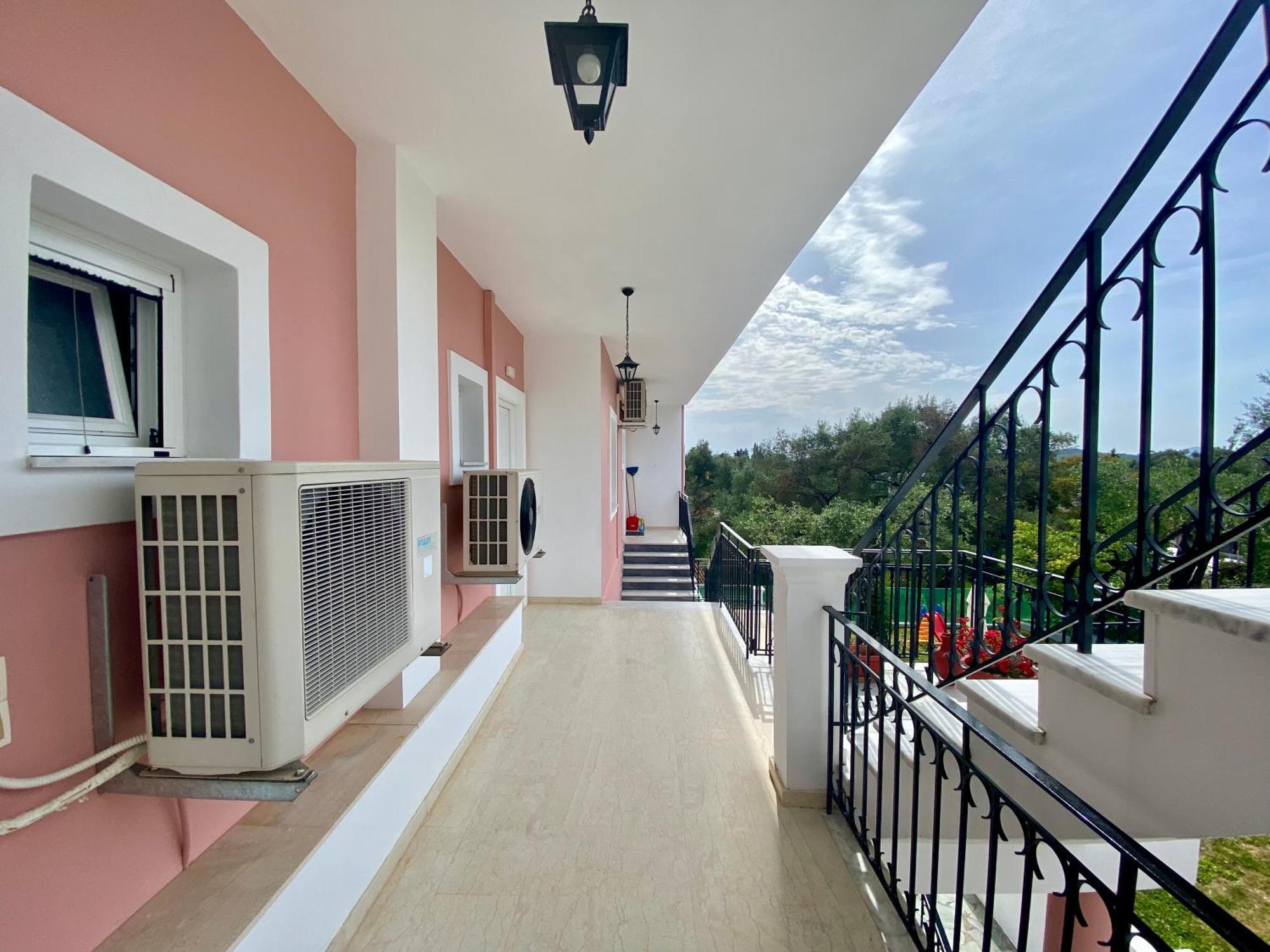 Thomas Apartments ذيسْخا المظهر الخارجي الصورة
