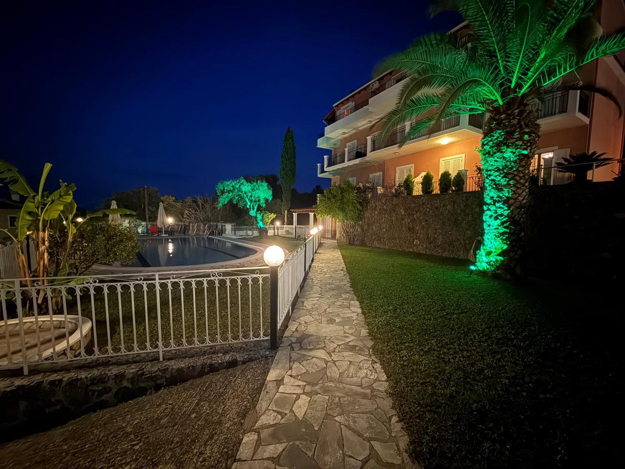 Thomas Apartments ذيسْخا المظهر الخارجي الصورة