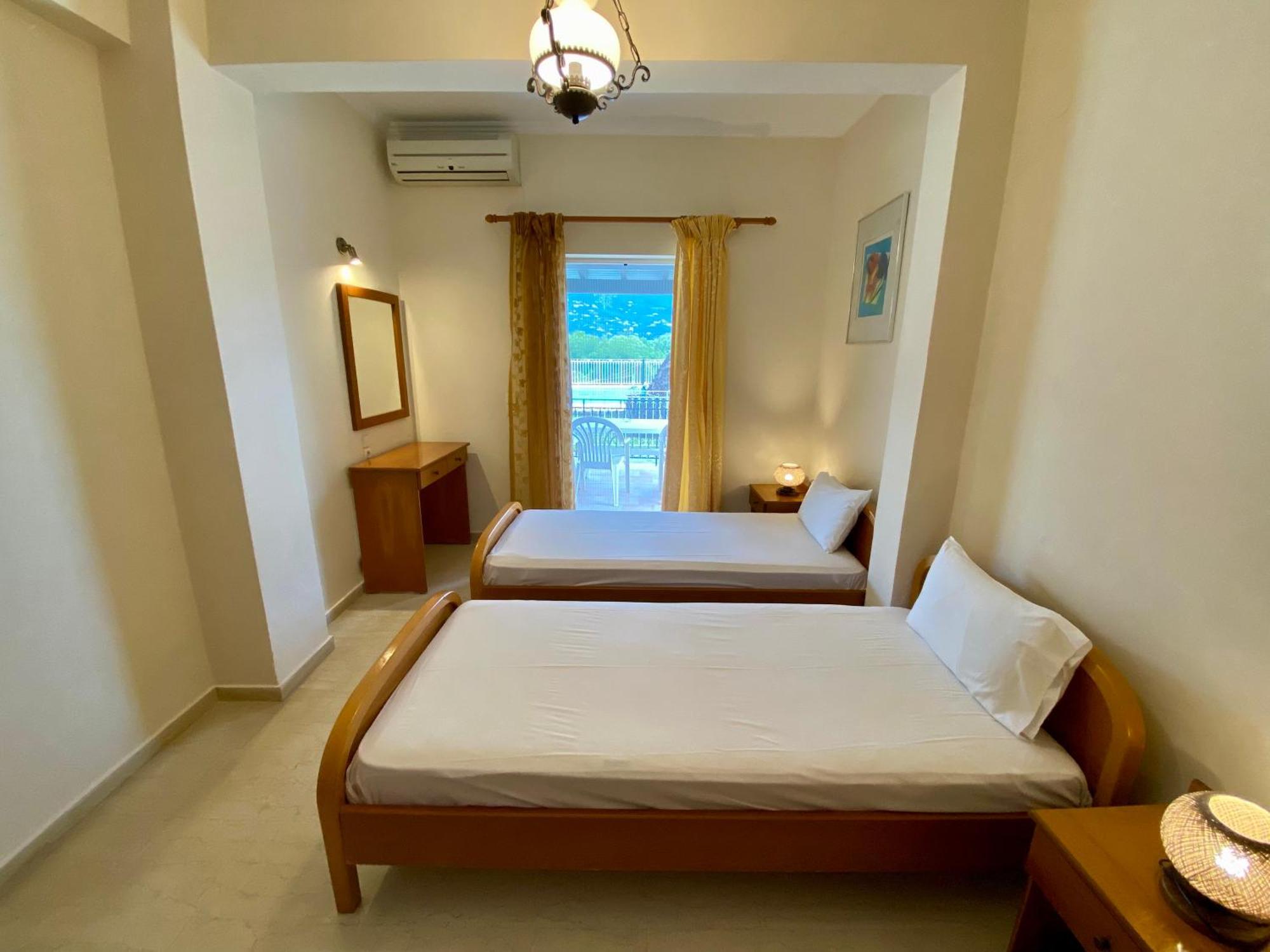 Thomas Apartments ذيسْخا المظهر الخارجي الصورة